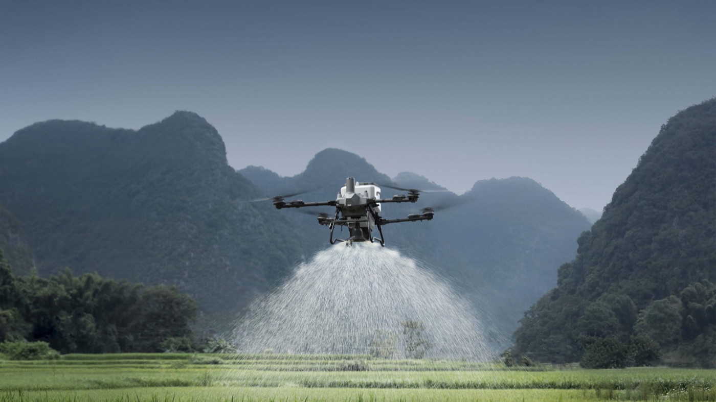 Spreading System: Two Bags of Fertilizer per Flight